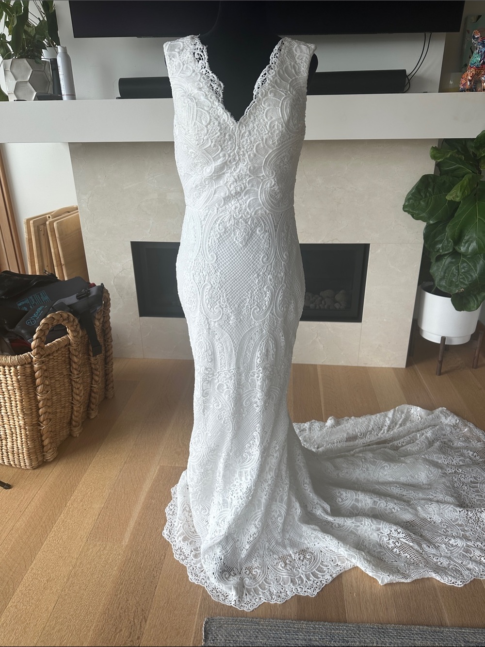 Lace wedding dress
